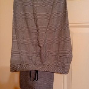Jones New York Collection Glen Plaid straight leg pants, size 10